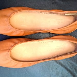 Tieks chestnut sz10